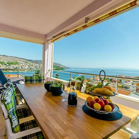 Vesna Appartamento Traù